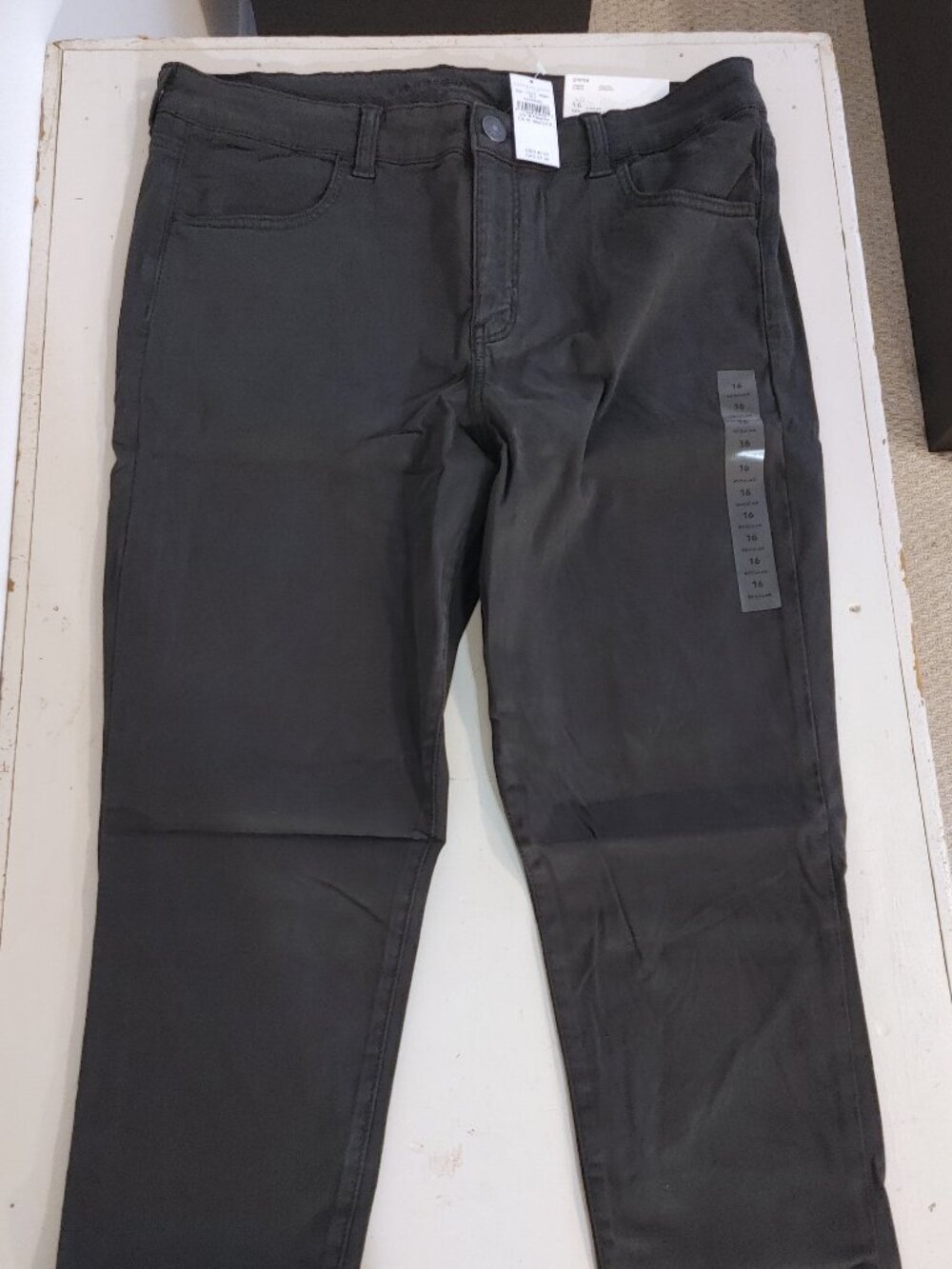 American Eagle size 16 standard / 33 W black stretch hi-rise jeggings (new!)